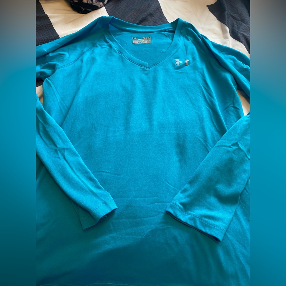 Under Armour. Ladies long sleeve. Size M